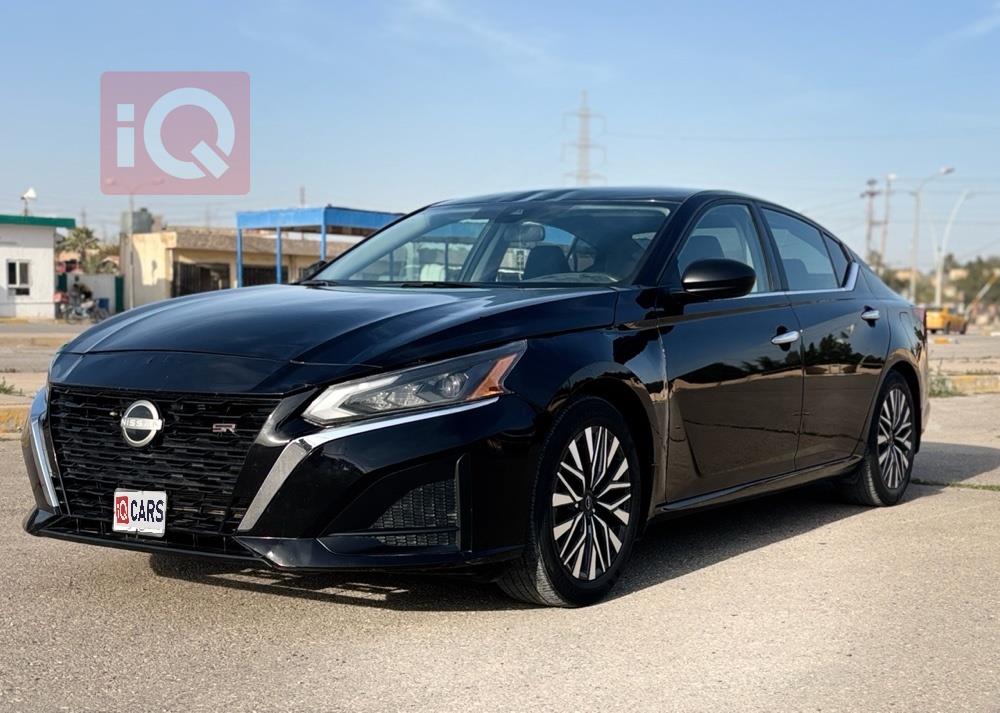 نيسان ألتيما